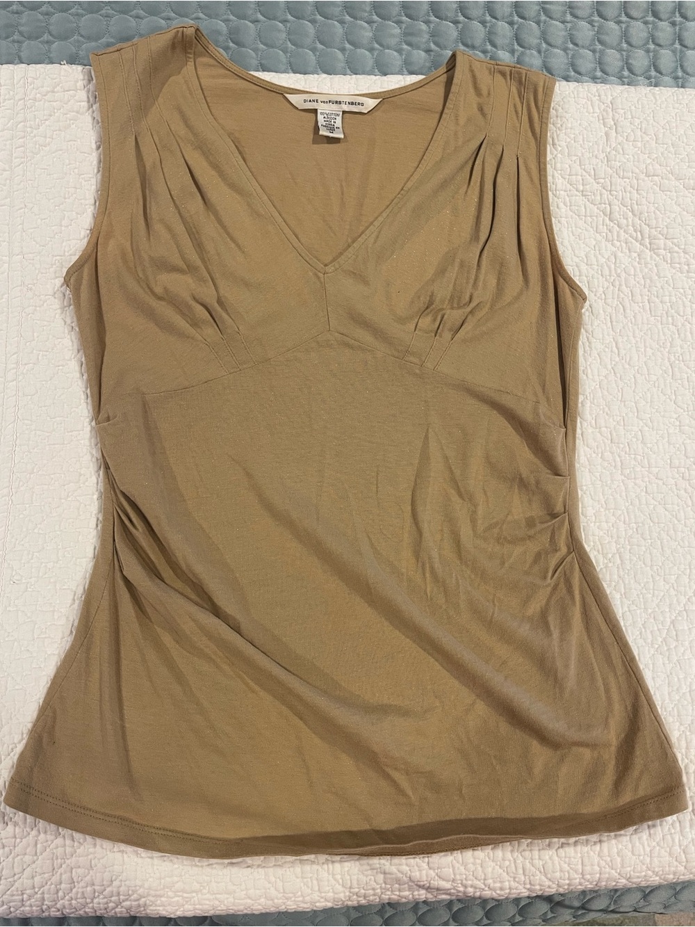 Diane von Furstenberg Camel Gold Tan Top V-Neck Tank Sparkle Sz Medium Cotton